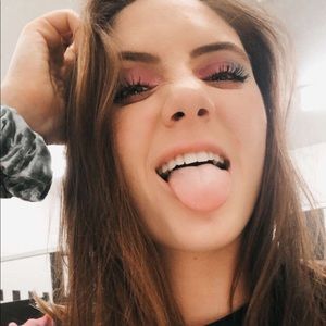 Meet your Posher, Chloe